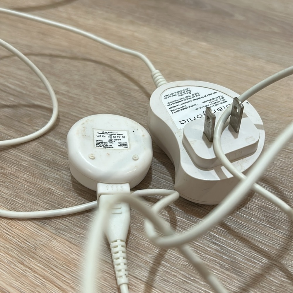 Clarisonic Charger - Picture 2 of 2